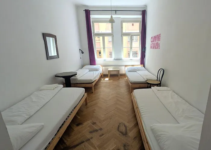 Clown And Bard Hostel Praga